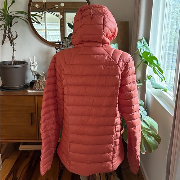 NWOT Patagonia Women's Orange Hooded Puffer Jacket - Picture 3 of 4